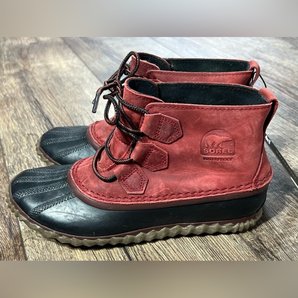 NWT Sorel Out & About Booties